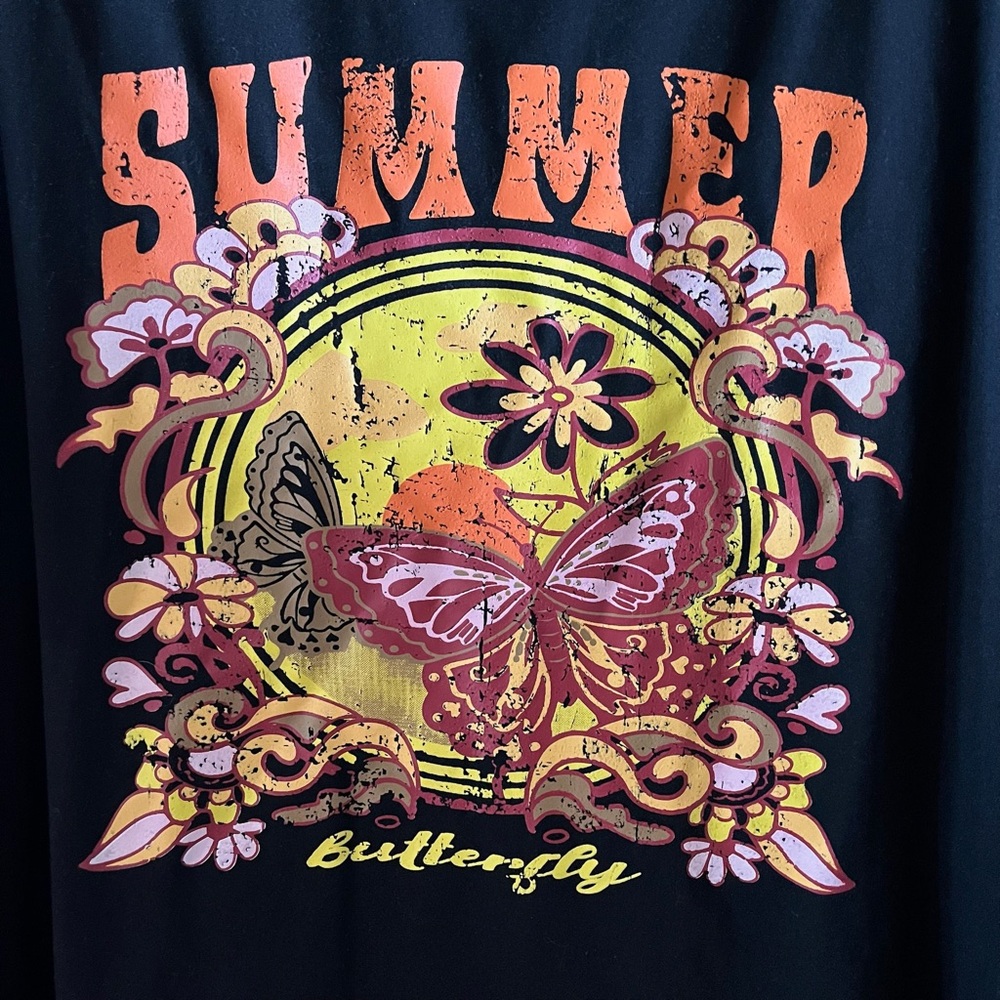 Summer butterfly graphic tee - Picture 3 of 8